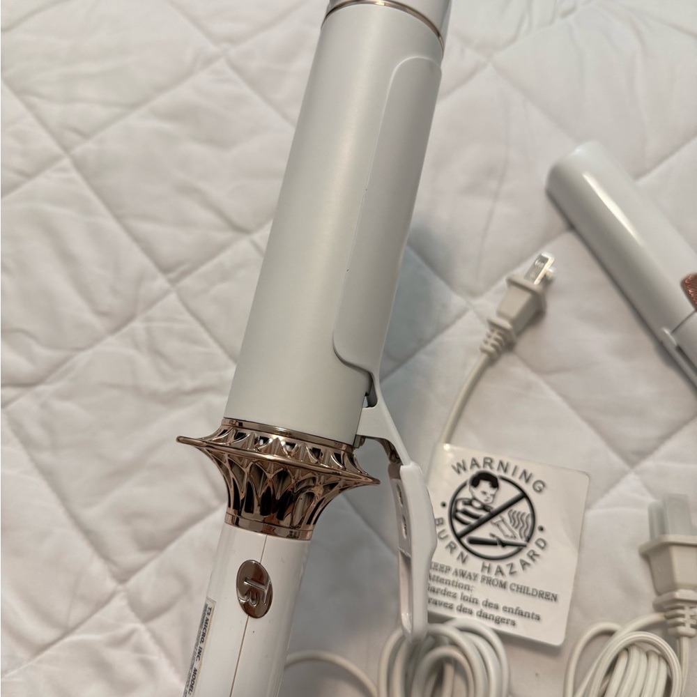 T3 White Curling Iron and Flat Iron Set - Picture 2 of 4
